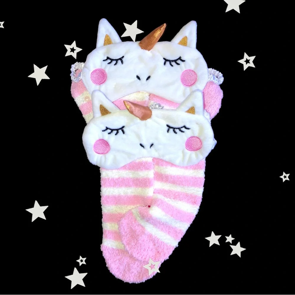 🆕NWT•3D Unicorn Eye Mask & Fuzzy Sock Set - Picture 5 of 14